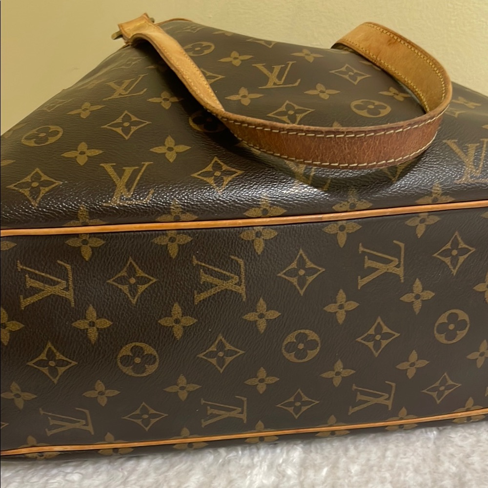 Louis Vuitton Monogram Canvas Brown Shoulder Bag with Tan Leather Handles - Picture 8 of 14